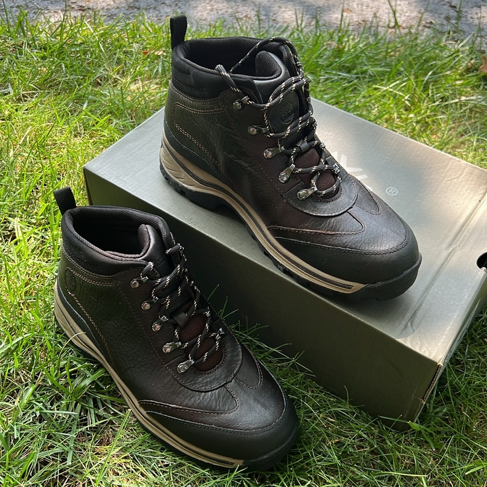 Timberland big Kids Hiking Boots Sz 6 NEW